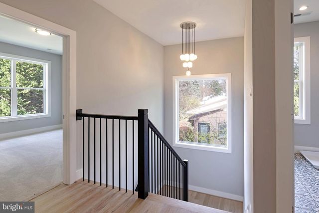 125 CASMAR ST SE, Vienna, VA 22180