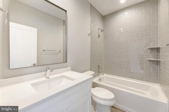 125 CASMAR ST SE, Vienna, VA 22180