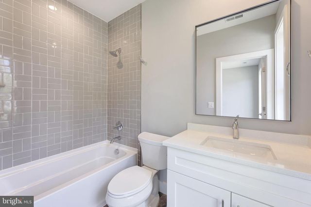 125 CASMAR ST SE, Vienna, VA 22180