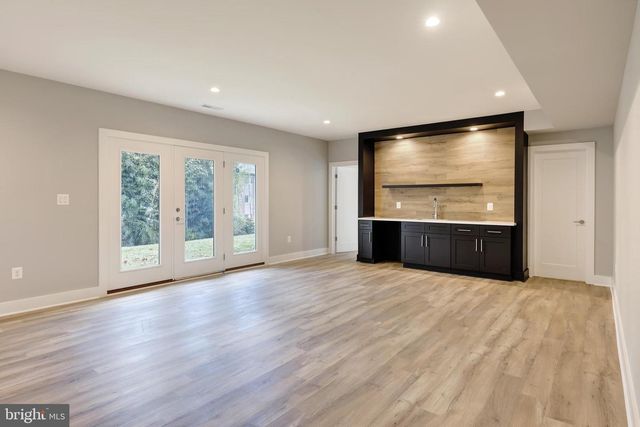 125 CASMAR ST SE, Vienna, VA 22180