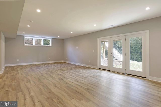 125 CASMAR ST SE, Vienna, VA 22180