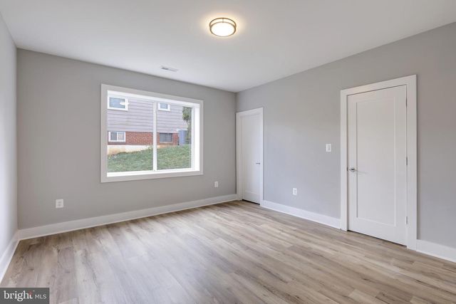 125 CASMAR ST SE, Vienna, VA 22180