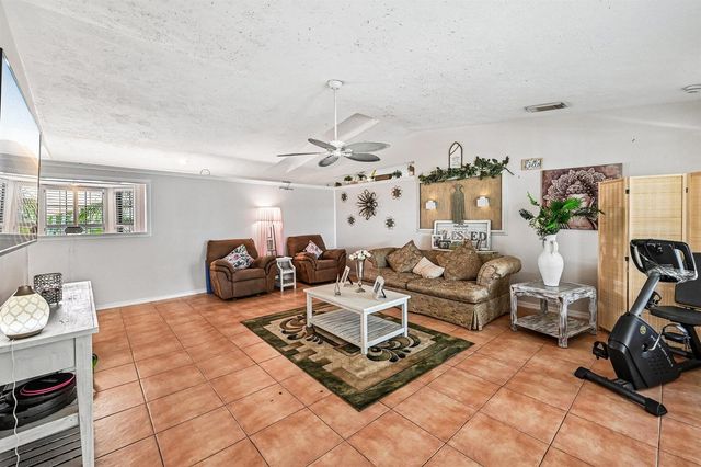 2457 SW Mercer Street, Port St. Lucie, FL 34984