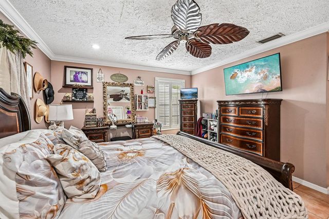 2457 SW Mercer Street, Port St. Lucie, FL 34984