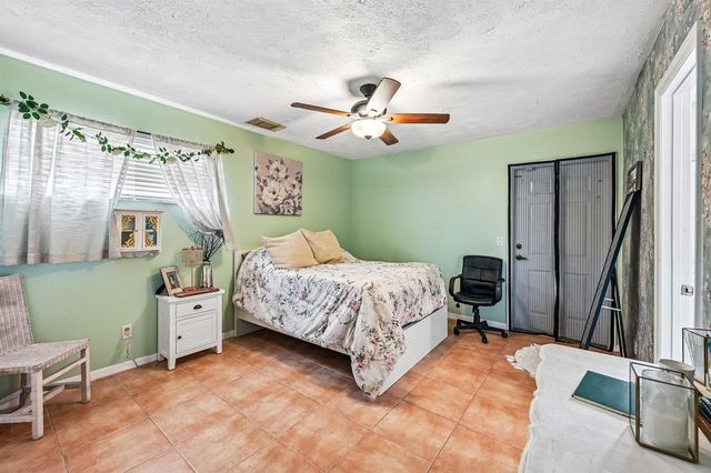 2457 SW Mercer Street, Port St. Lucie, FL 34984