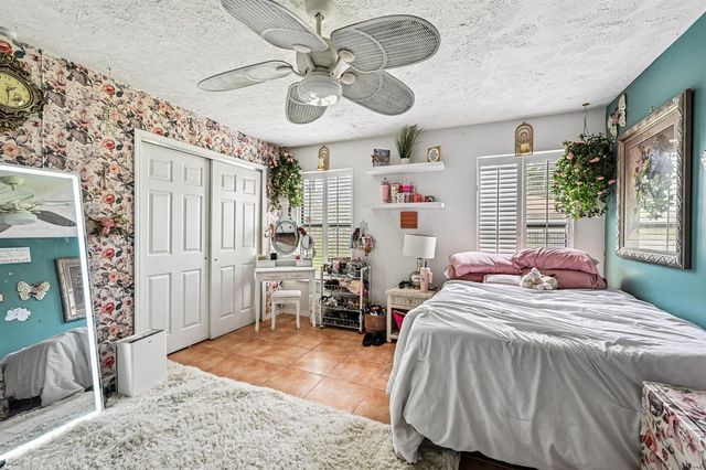 2457 SW Mercer Street, Port St. Lucie, FL 34984