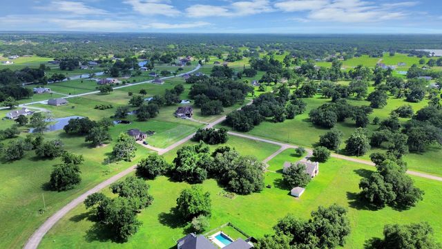 406 Rancho Chico Trail, Angleton, TX 77515