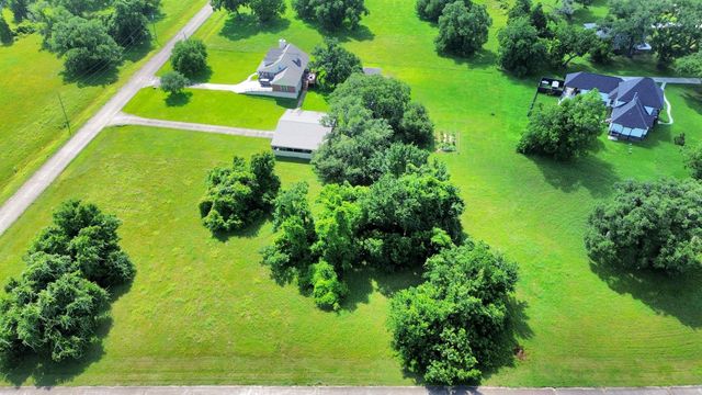 406 Rancho Chico Trail, Angleton, TX 77515