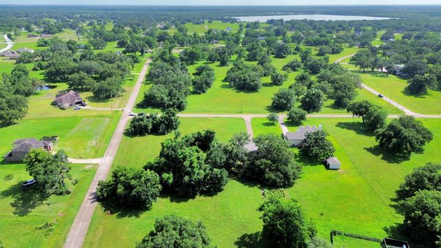 406 Rancho Chico Trail, Angleton, TX 77515