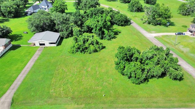 406 Rancho Chico Trail, Angleton, TX 77515