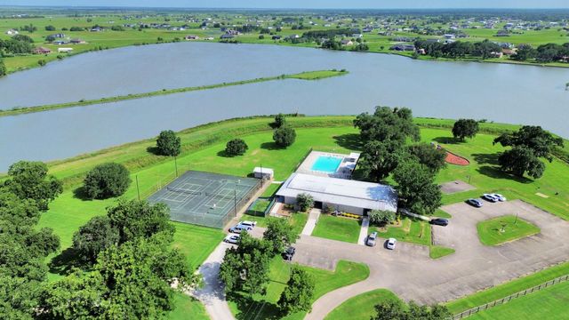 406 Rancho Chico Trail, Angleton, TX 77515