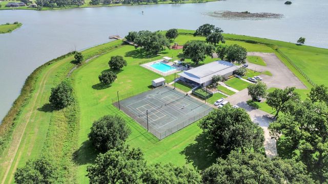 406 Rancho Chico Trail, Angleton, TX 77515