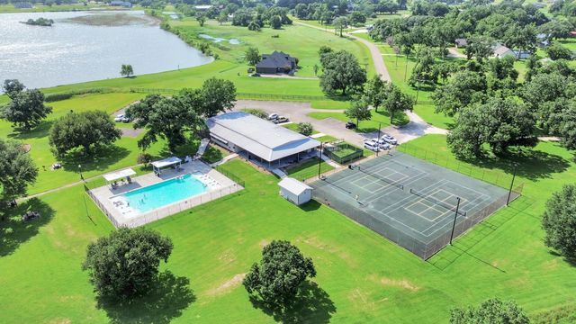 406 Rancho Chico Trail, Angleton, TX 77515
