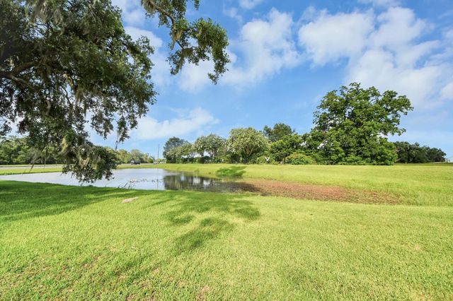 406 Rancho Chico Trail, Angleton, TX 77515