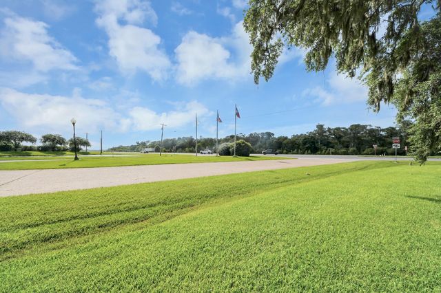 406 Rancho Chico Trail, Angleton, TX 77515