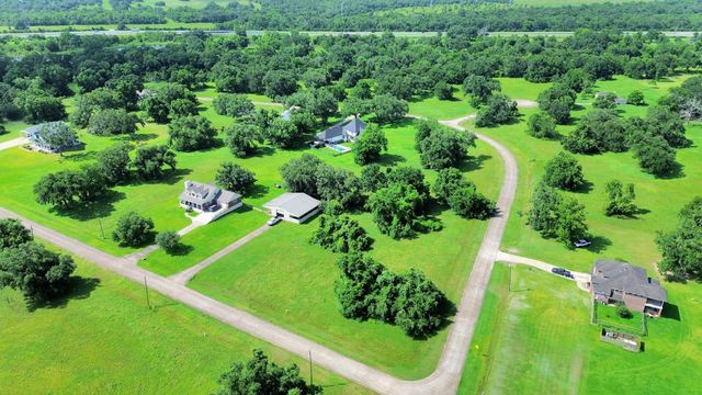 406 Rancho Chico Trail, Angleton, TX 77515