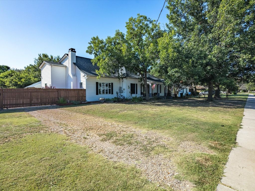 506 Brown Street, Waxahachie, TX 75165