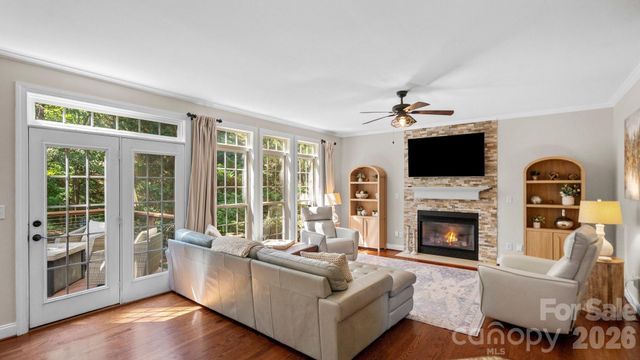6204 Pumpernickel Lane, Wesley Chapel, NC 28110