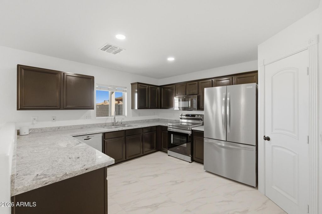 970 E CHRISTOPHER Street, San Tan Valley, AZ 85140 — photo 4