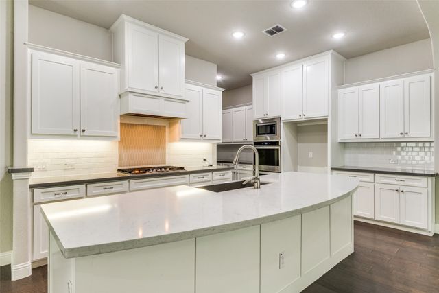 708 Dusty Trail, Little Elm, TX 76227