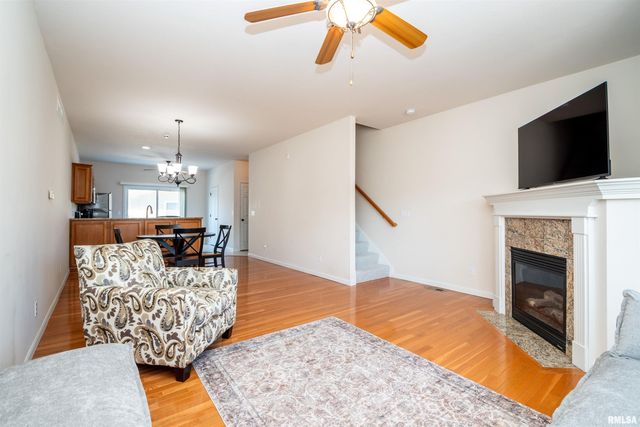 11217 N Oakwood Dr Unit 65, Peoria, IL 61615