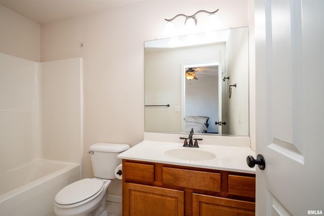 11217 N Oakwood Dr Unit 65, Peoria, IL 61615