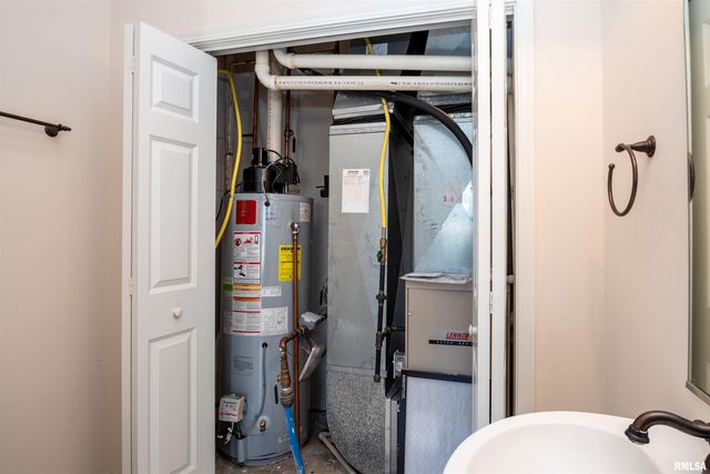 11217 N Oakwood Dr Unit 65, Peoria, IL 61615