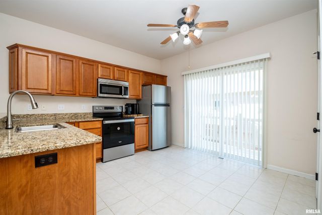 11217 N Oakwood Dr Unit 65, Peoria, IL 61615