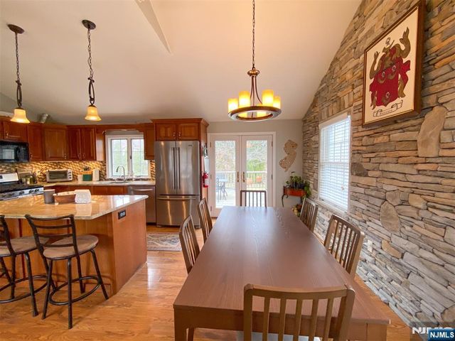 28 Woodside Drive, West Milford, NJ 07480