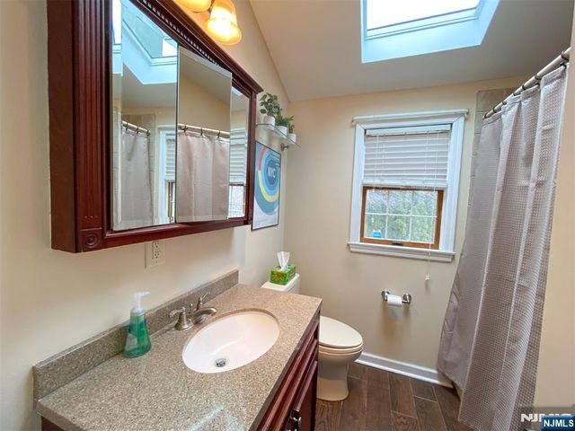28 Woodside Drive, West Milford, NJ 07480