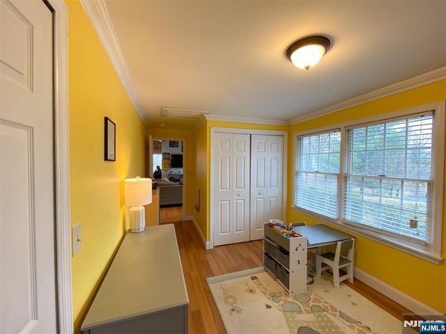 28 Woodside Drive, West Milford, NJ 07480