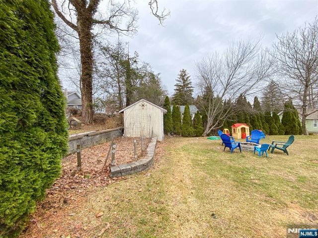 28 Woodside Drive, West Milford, NJ 07480