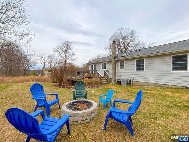 28 Woodside Drive, West Milford, NJ 07480