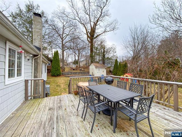 28 Woodside Drive, West Milford, NJ 07480