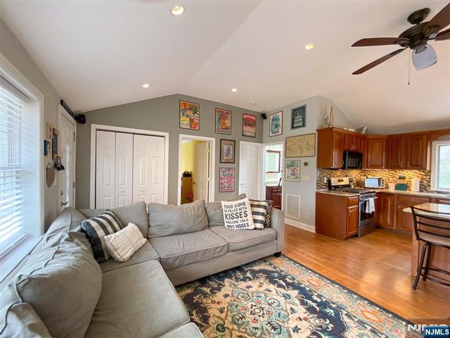 28 Woodside Drive, West Milford, NJ 07480