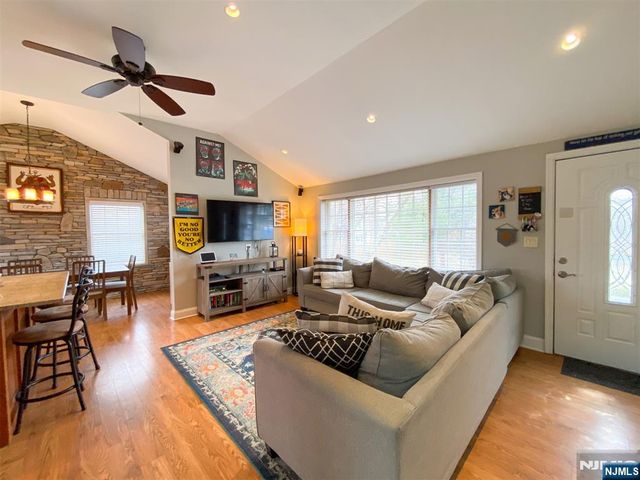 28 Woodside Drive, West Milford, NJ 07480