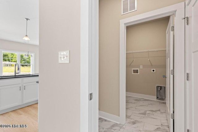 315 E Theriualt Court, Jacksonville, NC 28540
