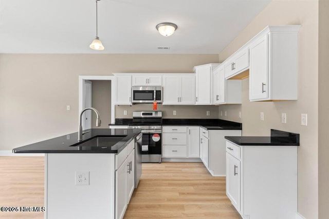 315 E Theriualt Court, Jacksonville, NC 28540