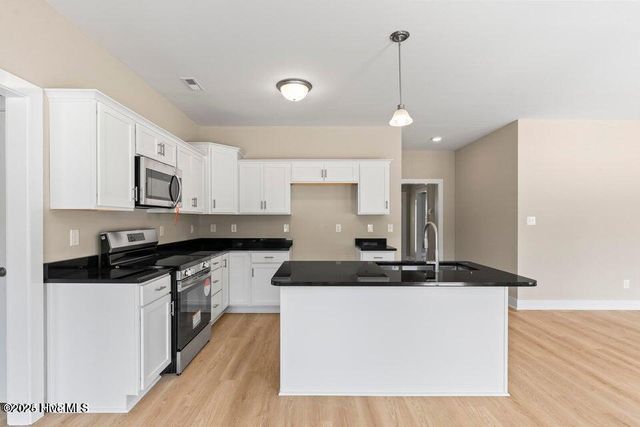 315 E Theriualt Court, Jacksonville, NC 28540