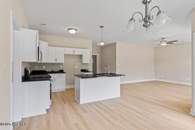 315 E Theriualt Court, Jacksonville, NC 28540