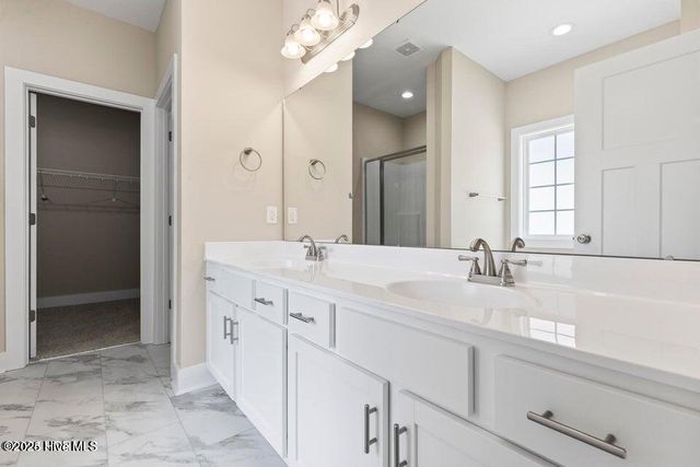 315 E Theriualt Court, Jacksonville, NC 28540