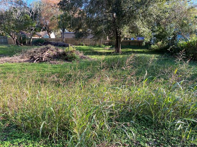 913 Chesnut Street, La Marque, TX 77568
