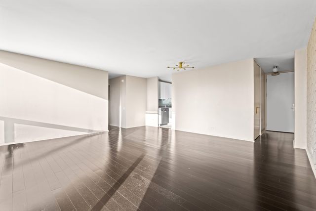 4343 N Clarendon Avenue 717, Chicago, IL 60613