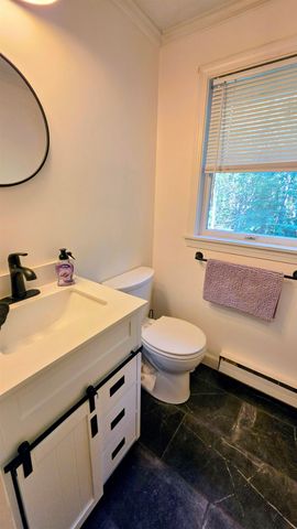 2 Greenleaf Drive, Exeter, NH 03833