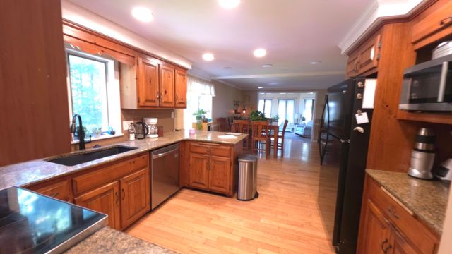 2 Greenleaf Drive, Exeter, NH 03833