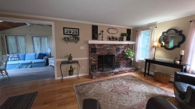 2 Greenleaf Drive, Exeter, NH 03833