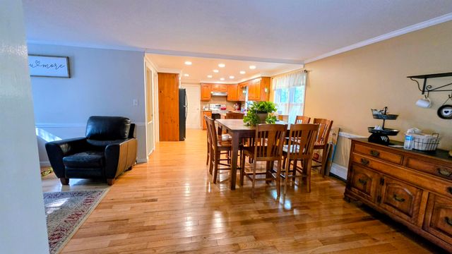 2 Greenleaf Drive, Exeter, NH 03833