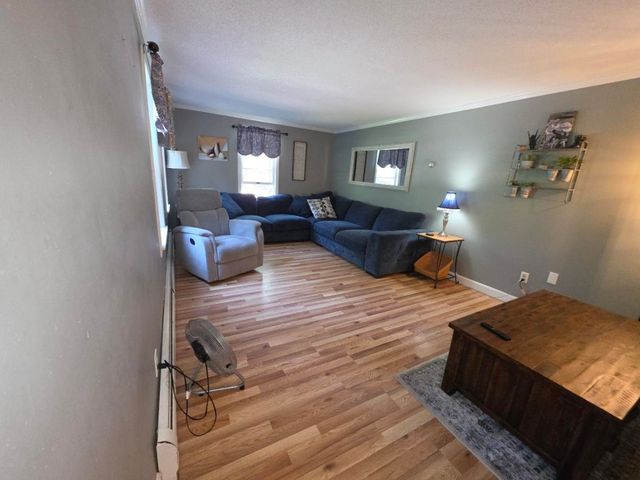 2 Greenleaf Drive, Exeter, NH 03833