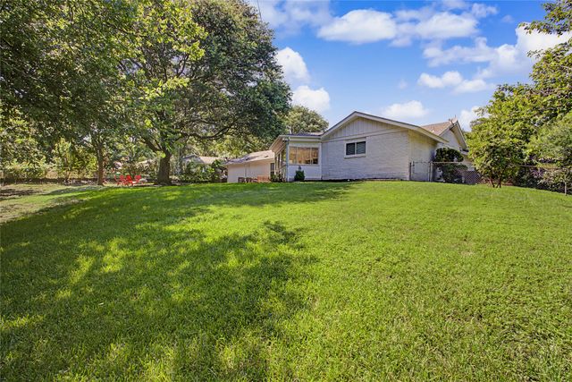 1921 Dakar Road E, Fort Worth, TX 76116