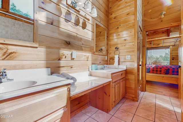 3221 Engle Town Road, Sevierville, TN 37862